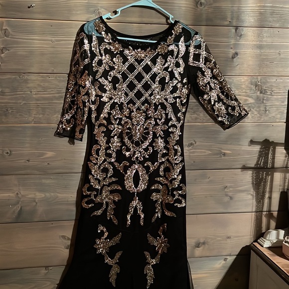 Beautiful vintage black dress with gold sequins - Picture 2 of 11